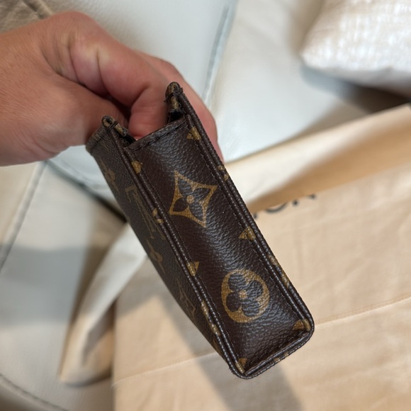 Authentic LV toiletry pouch on chain insert! New! ONLY POUCH No dust bag no box - Picture 11 of 14